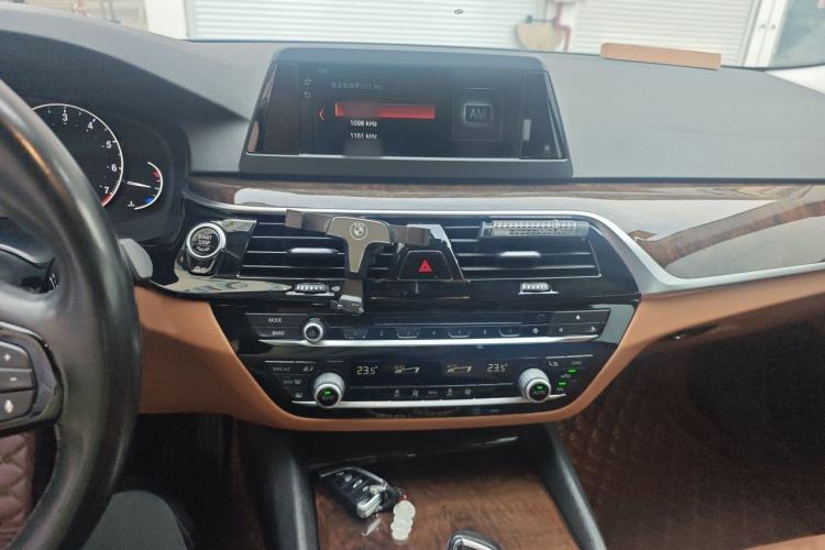 Used BMW 5 Series 2018 528Li Launch Special Edition Audio And AC Panel