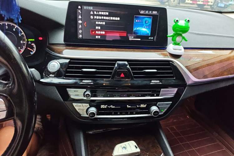 Used BMW 5 Series 2018 525Li Luxury Package Audio And AC Panel