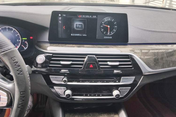 Used BMW 5 Series 2018 525Li M Sport Package Audio And AC Panel