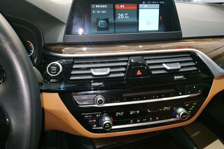 Used BMW 5 Series 2018 528Li Launch Special Edition Audio And AC Panel
