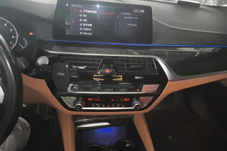 Used BMW 5 Series 2018 530Li Leading Model M Sport Package Audio And AC Panel
