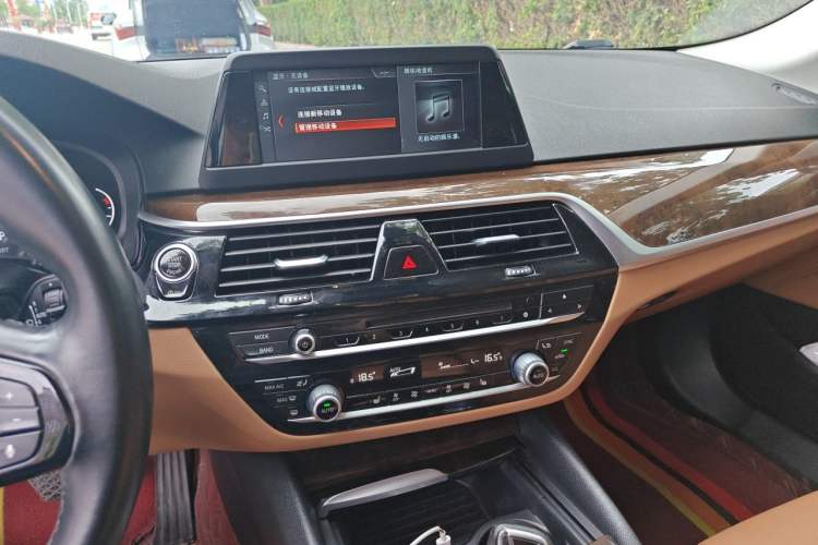 Used BMW 5 Series 2018 528Li Launch Special Edition Audio And AC Panel