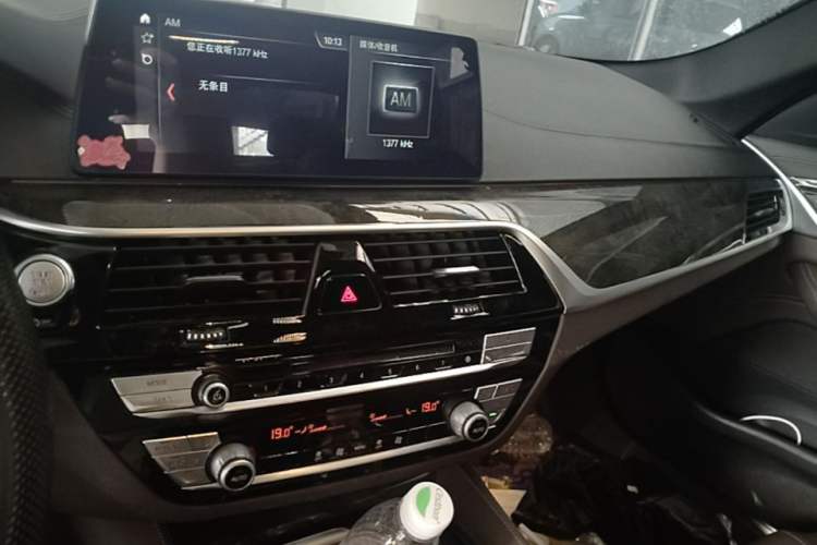 Used BMW 5 Series 2018 525Li M Sport Package Audio And AC Panel