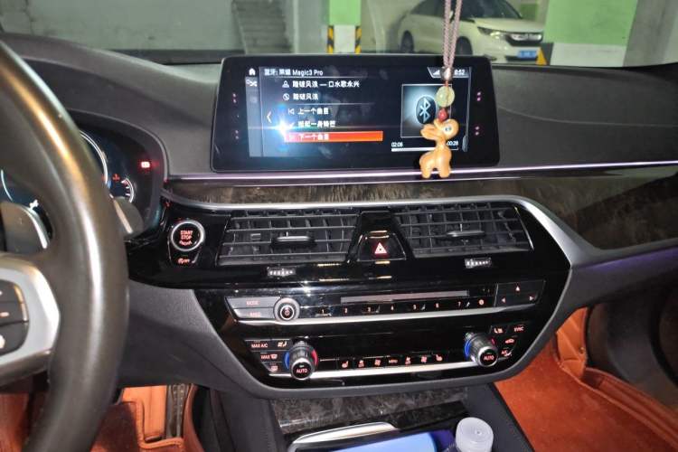 Used BMW 5 Series 2018 Restyled 530Li Leading Edition M Sport Package Audio And AC Panel