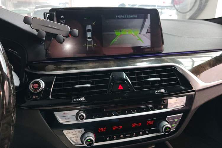 Used BMW 5 Series 2018 530Li Leading Model M Sport Package Audio And AC Panel