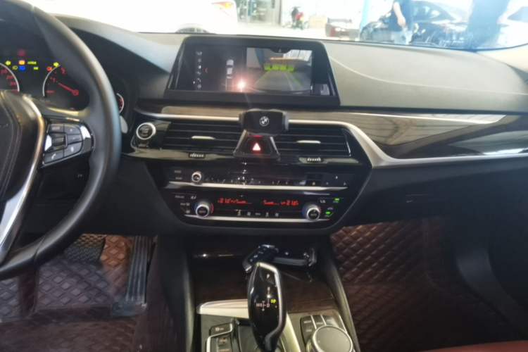 Used BMW 5 Series 2018 528Li Launch Special Edition Audio And AC Panel