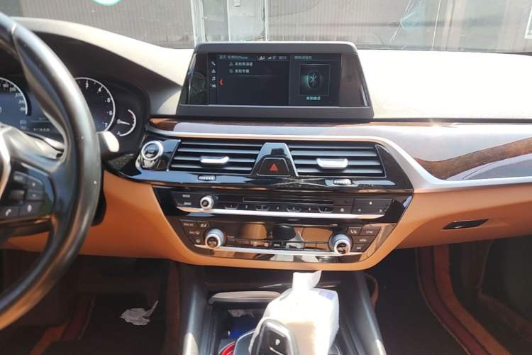 Used BMW 5 Series 2018 528Li Launch Special Edition Audio And AC Panel
