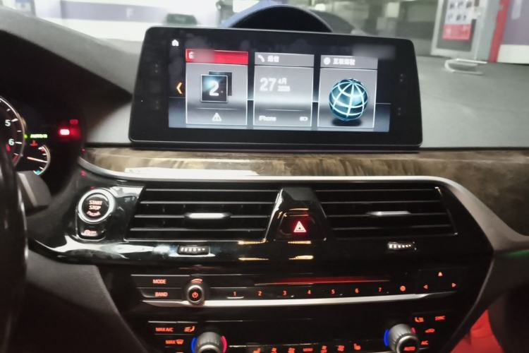 Used BMW 5 Series 2018 530Li Leading Model M Sport Package Audio And AC Panel