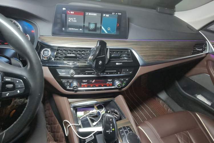 Used BMW 5 Series 2018 Facelifted 530Li Luxury Edition Premium Package Audio And AC Panel
