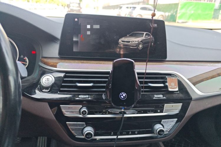 Used BMW 5 Series 2018 525Li Luxury Package Audio And AC Panel