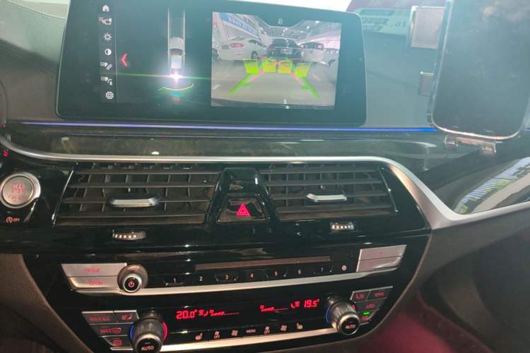 Used BMW 5 Series 2018 Restyled 530Li Leading Edition M Sport Package Audio And AC Panel