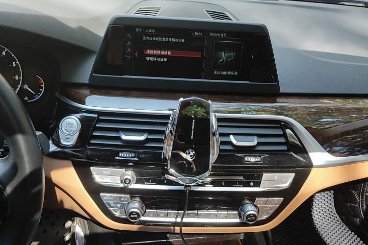Used BMW 5 Series 2018 528Li Launch Special Edition Audio And AC Panel