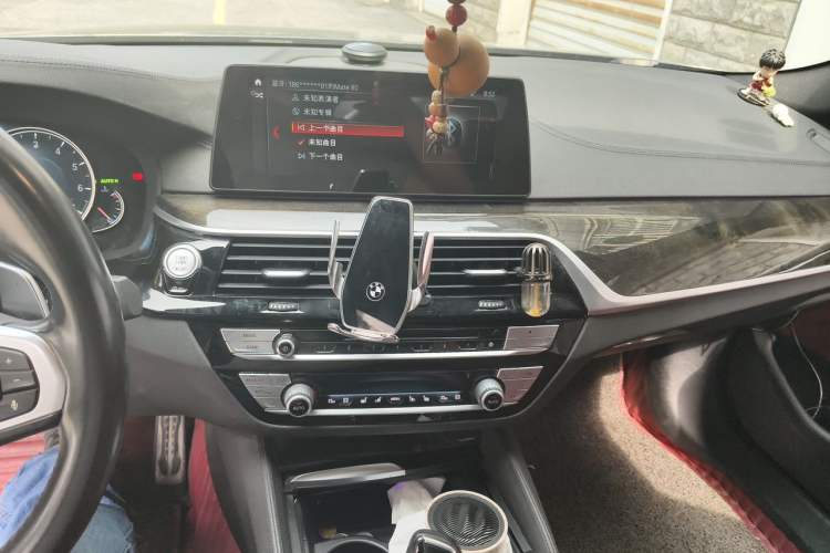 Used BMW 5 Series 2018 Restyled 530Li Luxury Edition M Sport Package Audio And AC Panel