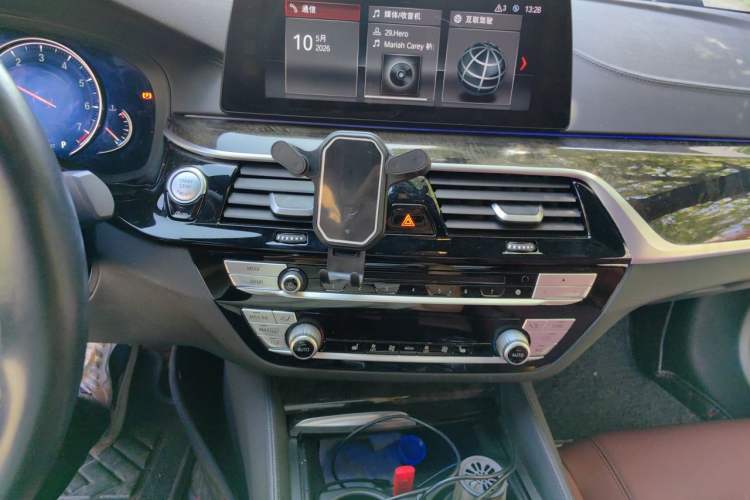 Used BMW 5 Series 2018 Restyled 530Li Leading Edition M Sport Package Audio And AC Panel