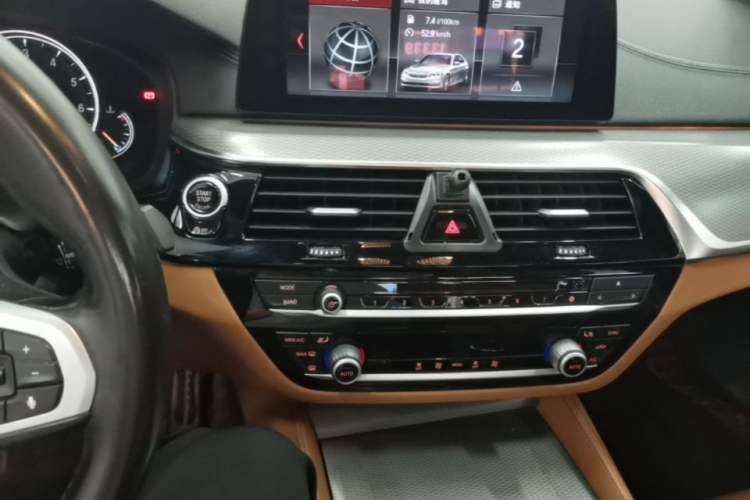 Used BMW 5 Series 2018 525i M Sport Package Audio And AC Panel
