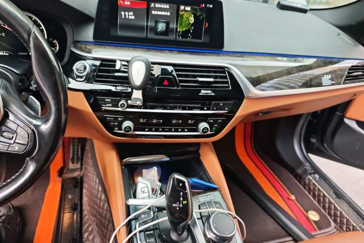 Used BMW 5 Series 2018 530Li Leading Model M Sport Package Audio And AC Panel