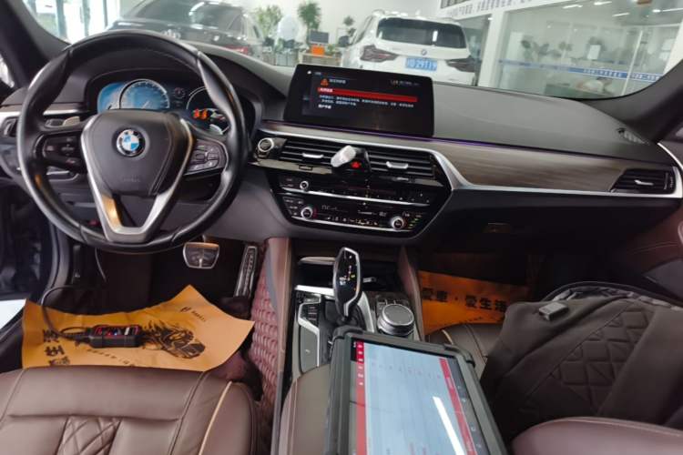 Used BMW 5 Series 2018 530Li Leading Model M Sport Package Audio And AC Panel