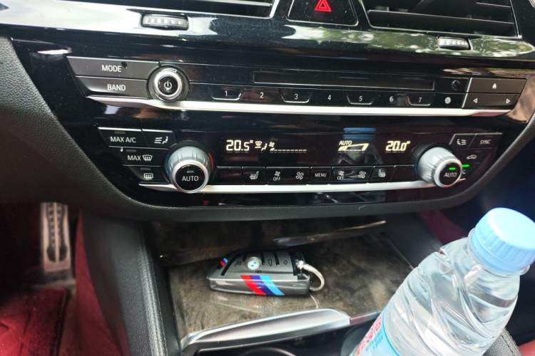 Used BMW 5 Series 2018 Restyled 530Li Leading Edition M Sport Package Audio And AC Panel