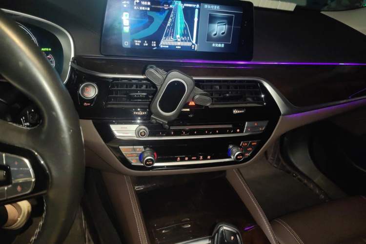 Used BMW 5 Series 2018 525Li Luxury Package Audio And AC Panel