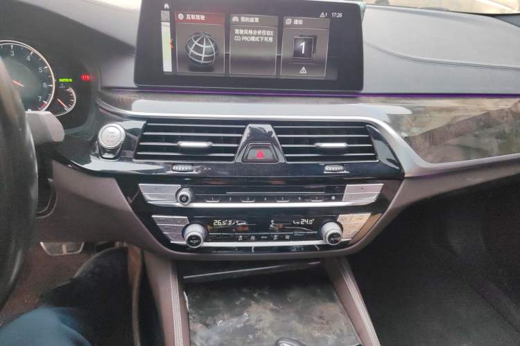 Used BMW 5 Series 2018 525Li M Sport Package Audio And AC Panel