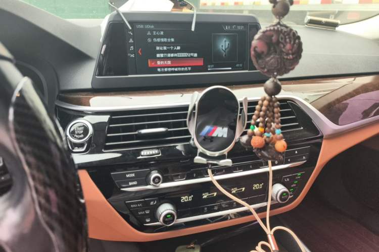 Used BMW 5 Series 2018 528Li Launch Special Edition Audio And AC Panel