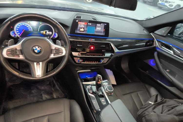 Used BMW 5 Series 2018 525Li M Sport Package Audio And AC Panel