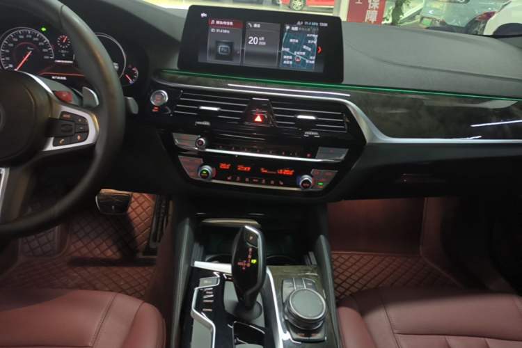 Used BMW 5 Series 2018 Restyled 530Li Leading Edition M Sport Package Audio And AC Panel
