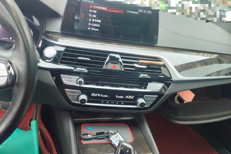 Used BMW 5 Series 2018 525Li M Sport Package Audio And AC Panel