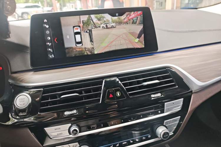 Used BMW 5 Series 2018 Revised 540Li Executive Edition Audio And AC Panel