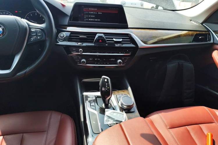 Used BMW 5 Series 2018 528Li Launch Special Edition Audio And AC Panel