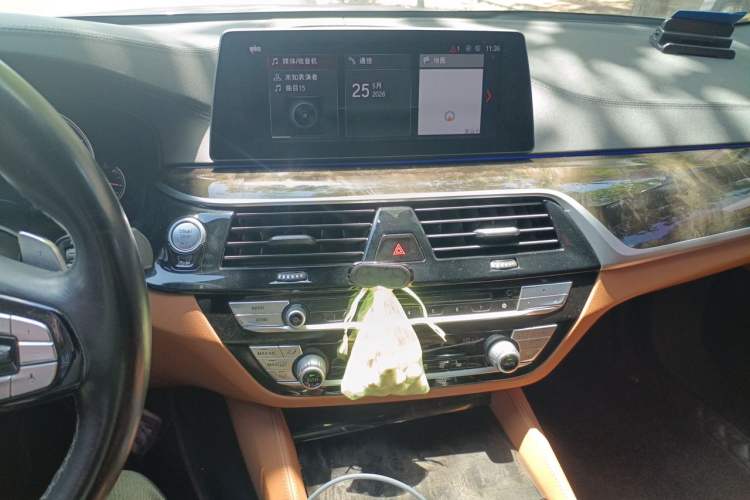 Used BMW 5 Series 2018 Restyled 530Li Leading Edition M Sport Package Audio And AC Panel