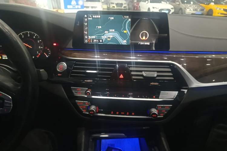 Used BMW 5 Series 2018 525Li Luxury Package Audio And AC Panel