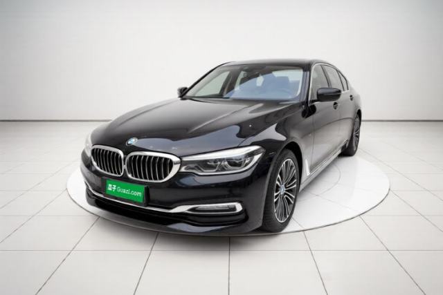 BMW 5 Series 2018 Facelifted 530Li Luxury Edition Premium Package с пробегом