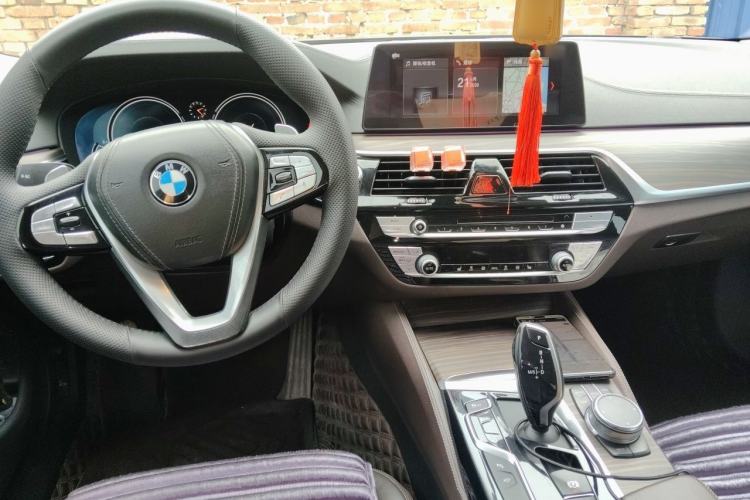 Used BMW 5 Series 2018 Revised Version 530Li Leading Edition Luxury Package Center Console