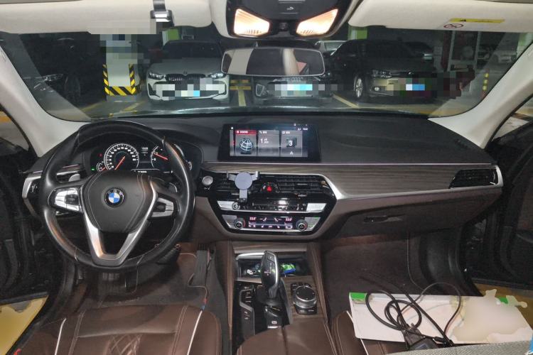 Used BMW 5 Series 2018 530Li Luxury Edition Premium Package Center Console