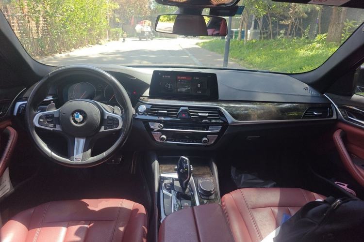 Used BMW 5 Series 2018 Restyled 530Li Leading Edition M Sport Package Center Console