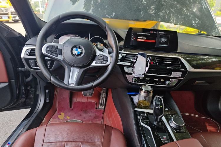Used BMW 5 Series 2018 530Li Leading Model M Sport Package Center Console
