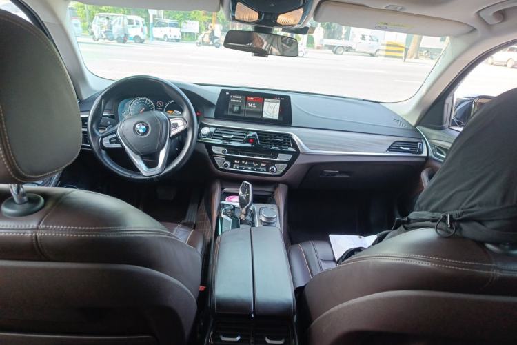 Used BMW 5 Series 2018 Revised Version 530Li Leading Edition Luxury Package Center Console