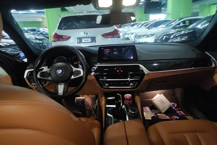 Used BMW 5 Series 2018 530Li Leading Model M Sport Package Center Console