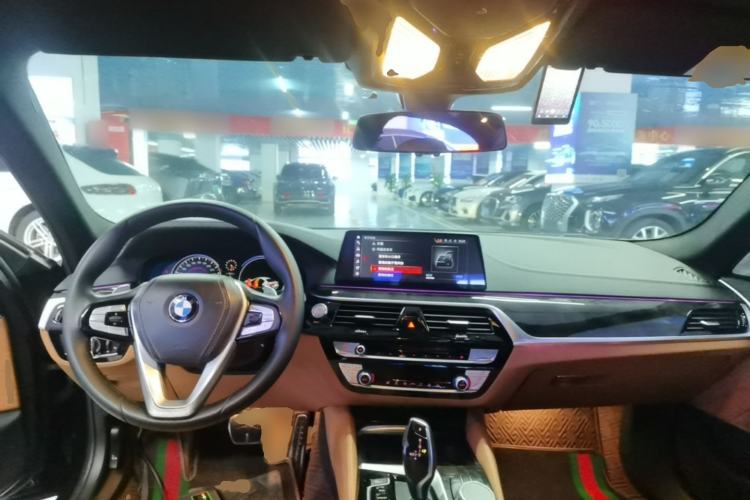 Used BMW 5 Series 2018 Restyled 530Li Leading Edition M Sport Package Center Console