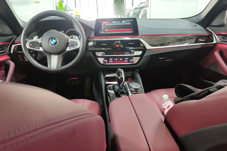 Used BMW 5 Series 2018 Restyled 530Li Luxury Edition M Sport Package Center Console