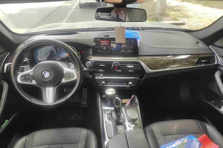 Used BMW 5 Series 2018 530Li Luxury Edition M Sport Package Center Console