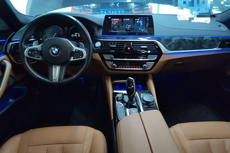 Used BMW 5 Series 2018 Restyled 530Li Luxury Edition M Sport Package Center Console