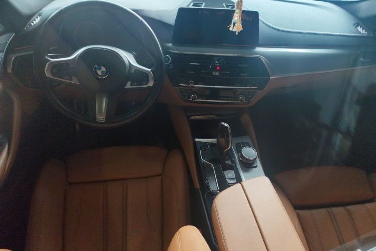 Used BMW 5 Series 2018 525i M Sport Package Center Console