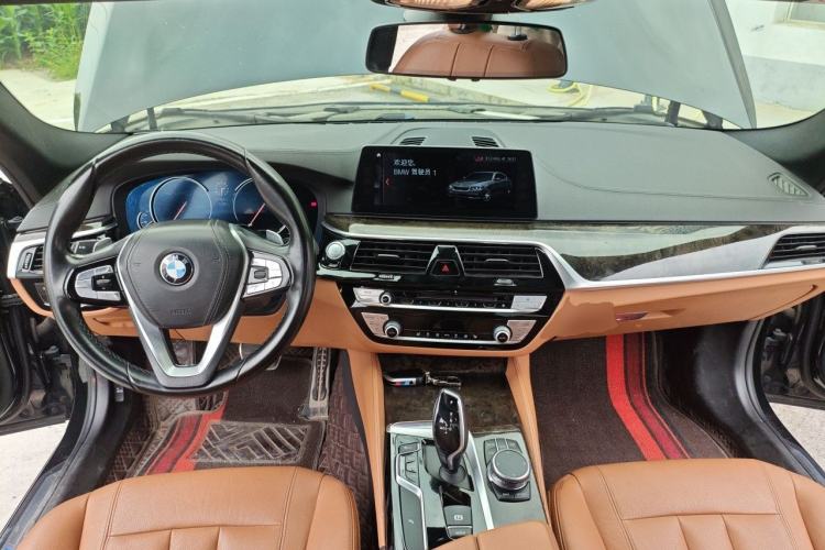 Used BMW 5 Series 2018 Restyled 530Li Leading Edition M Sport Package Center Console