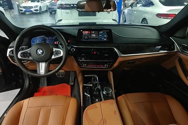 Used BMW 5 Series 2018 530Li Luxury Edition M Sport Package Center Console