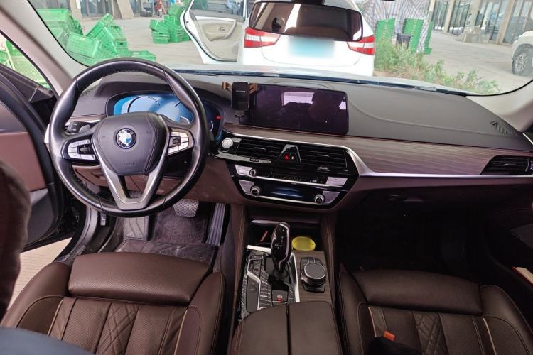 Used BMW 5 Series 2018 Revised 540Li Executive Edition Center Console
