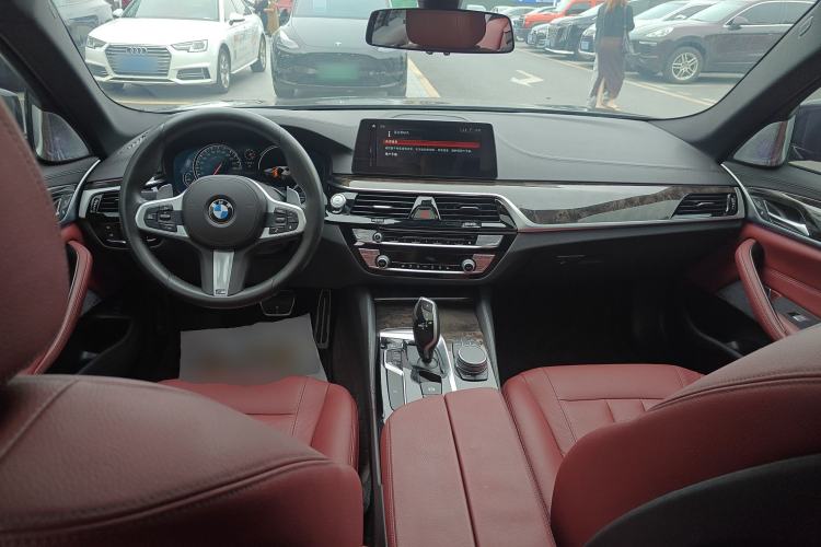 Used BMW 5 Series 2018 Restyled 530Li Leading Edition M Sport Package Center Console