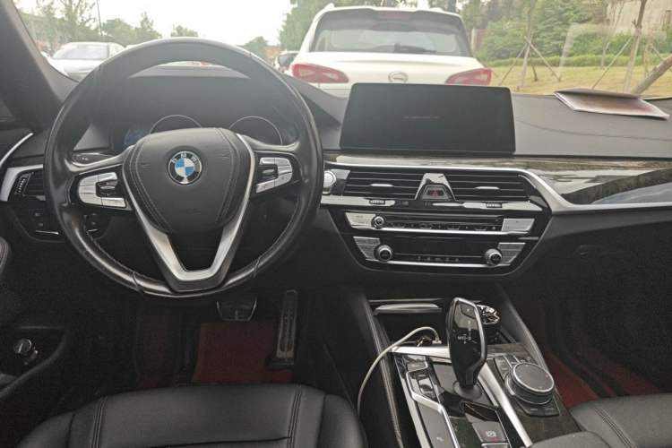 Used BMW 5 Series 2018 525Li M Sport Package Center Console