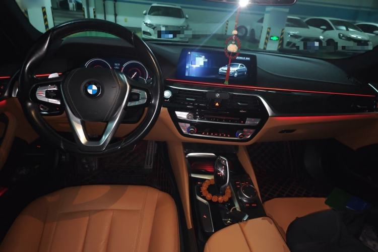 Used BMW 5 Series 2018 Restyled 530Li Leading Edition M Sport Package Center Console
